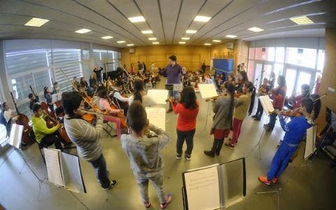 Alumnos tocando en la Escola Municipal de Música de L'Hospitalet de Llobregat. ANTONIO MORENO