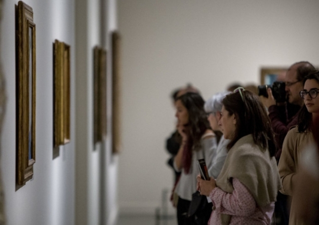Visitants d’un museu d’art | Albert Salamé, El Punt Avui