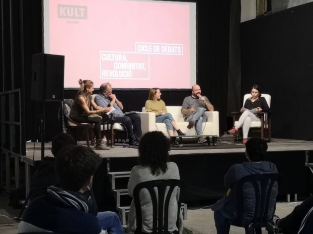 La periodista Marta Molina,  Xavier Antich, Judit Font, Fernando Paniagua i Mercè Pérez al debat
